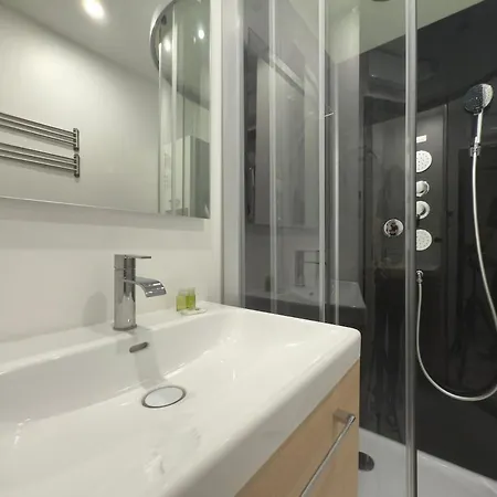 L'alhambra - A Pied Piscine Apartament *