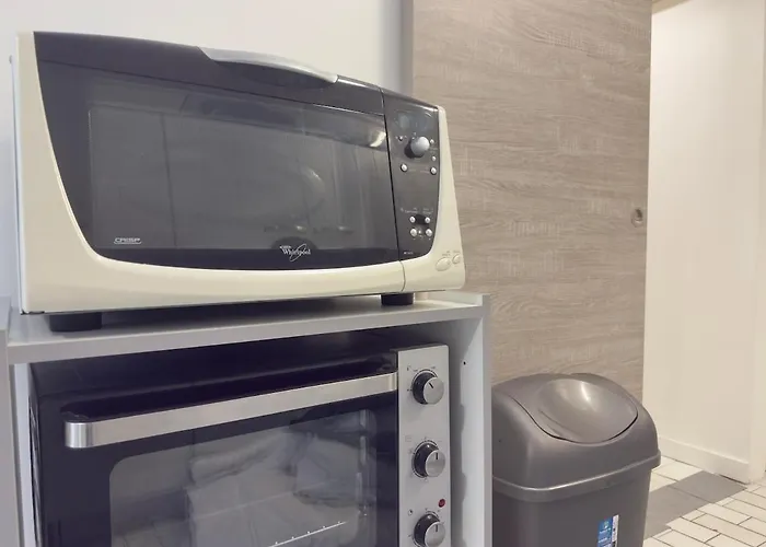 L'alhambra - A Pied Piscine